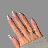 Τα nail trends και οι αποχρώσεις που πρέπει να κάνετε save για τις γιορτές