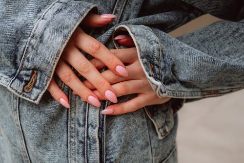 Αυτά είναι τα πιο hot χρώματα στα νύχια για τον Νοέμβριο