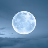 «Beaver Moon»: Δείτε την «πανσέληνο του κάστορα», το μεγαλύτερο φεγγάρι της χρονιάς