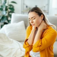 Πόνος στον αυχένα: Να πώς θα απαλλαχθείς