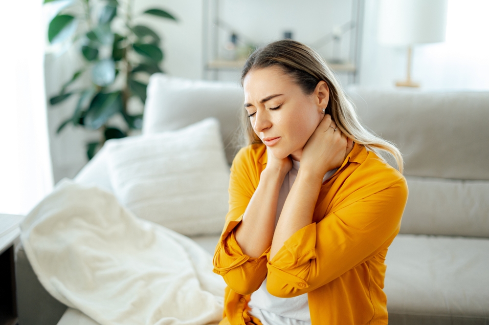 Πόνος στον αυχένα: Να πώς θα απαλλαχθείς