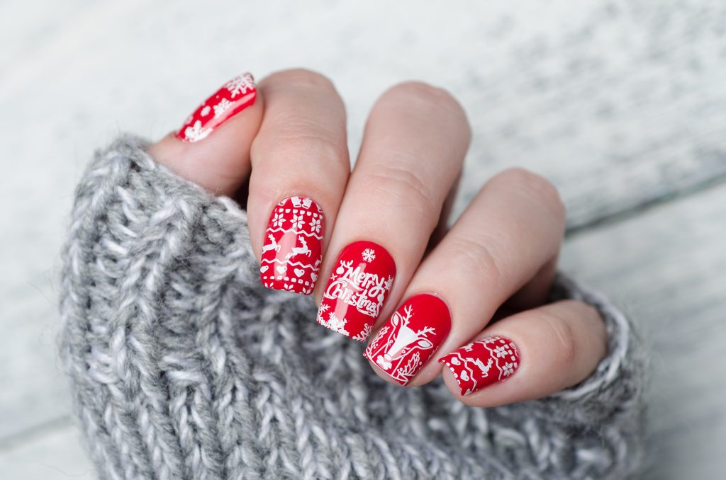 Snowflake nails: Το πιο chic mani trend της σεζόν