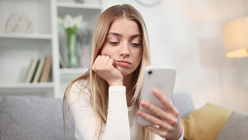 Όταν τα social media «εξαφανίζουν» την πλήξη και τη δημιουργικότητα