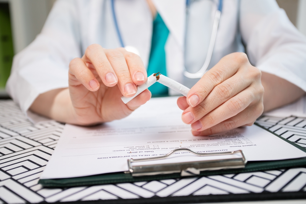 Η πρώτη χώρα στον κόσμο που απαγορεύει το κάπνισμα σε όσους γεννήθηκαν μετά το 2007