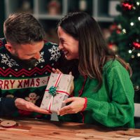 Χριστουγεννιάτικα δώρα: Η καλύτερη αφορμή για να προσφέρουμε χαρά