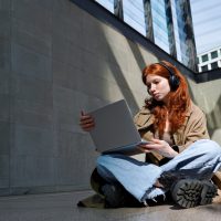 Γενιά Ζ: Θέλει δουλειά όχι δουλεία