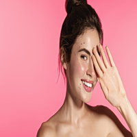 Barbie Blush Look: Η viral τάση στο μακιγιάζ που θα σας κάνει να μοιάζετε με κούκλα