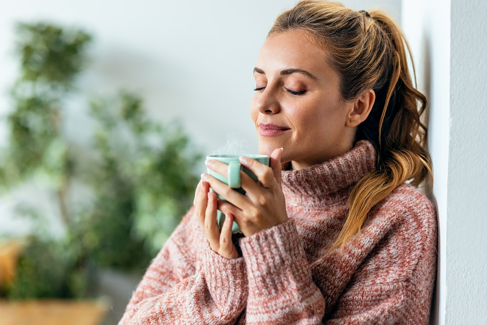 Το μοσχοβολιστό ρόφημα που μειώνει το άγχος, το φούσκωμα και βελτιώνει τη μνήμη