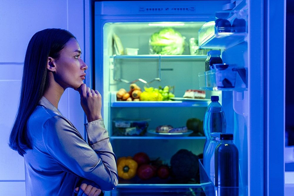 Φαγητό: Έχεις λιγότερη ενέργεια, μήπως τρως αργά το βράδυ;