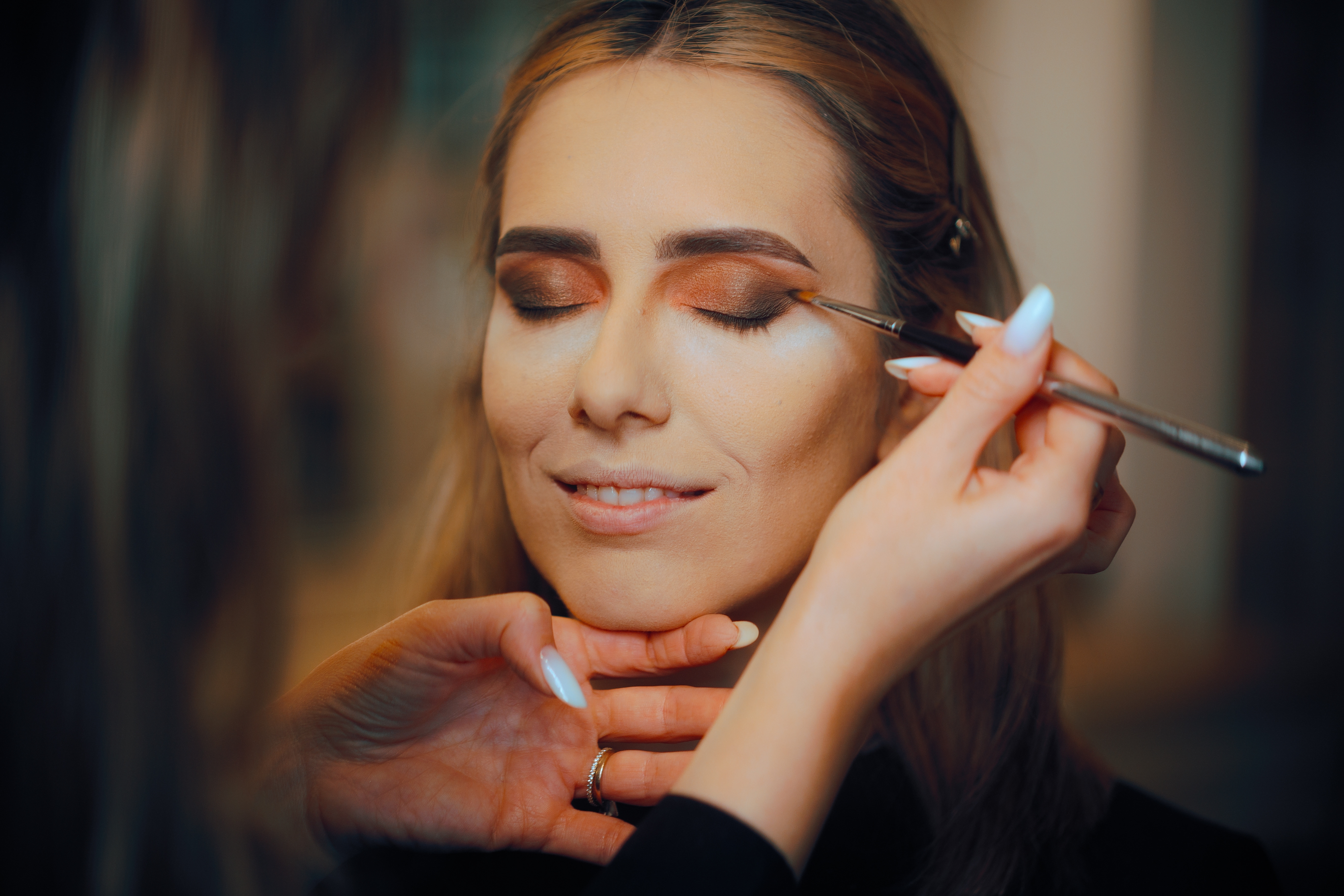 Γιορτινά μακιγιάζ: 4 έξυπνα tips από μια διάσημη makeup artist