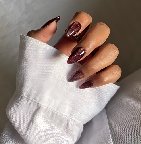 Μανικιούρ: Τα πιο όμορφα nail designs που μπορείτε να υιοθετήσετε στις γιορτές