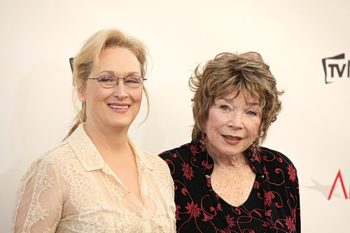 Η 91χρονη Σίρλεϊ ΜακΛέιν αποκαλύπτει το μυστικό της μακροζωίας