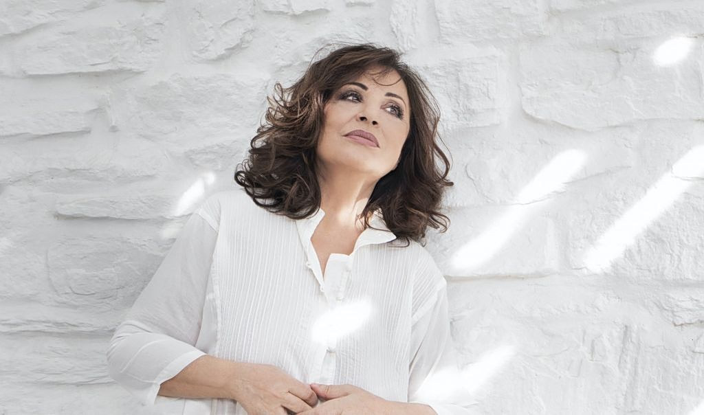 Χάρις Αλεξίου: Γενέθλια για την τραγουδίστρια που έγινε 75 χρόνων