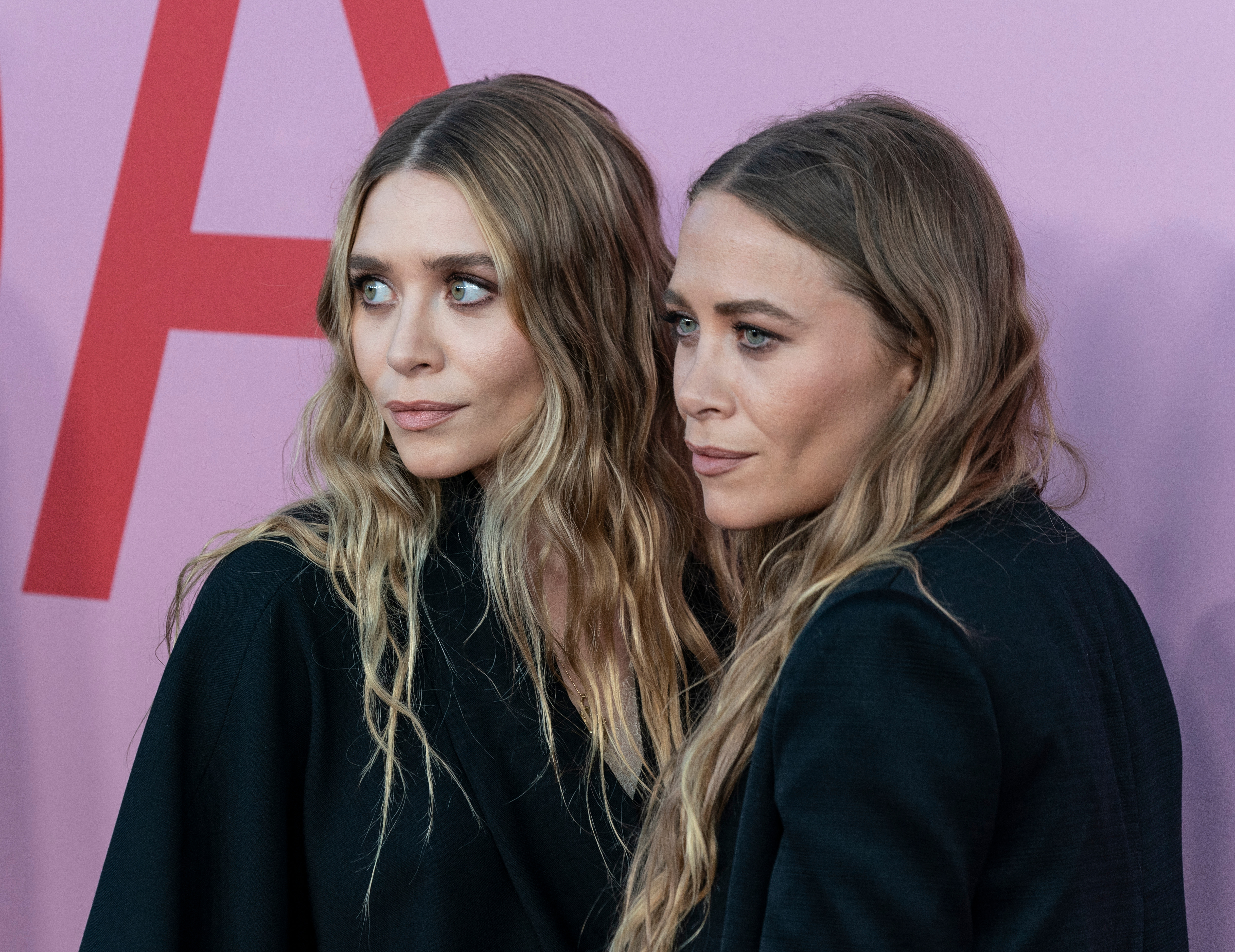 Olsen tuck: Το εύκολο και αβίαστο χτένισμα που κάνουν όλα τα it girls