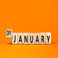 Dry January: Είναι πράγματι ο καλύτερος τρόπος να μειώσεις το αλκοόλ;