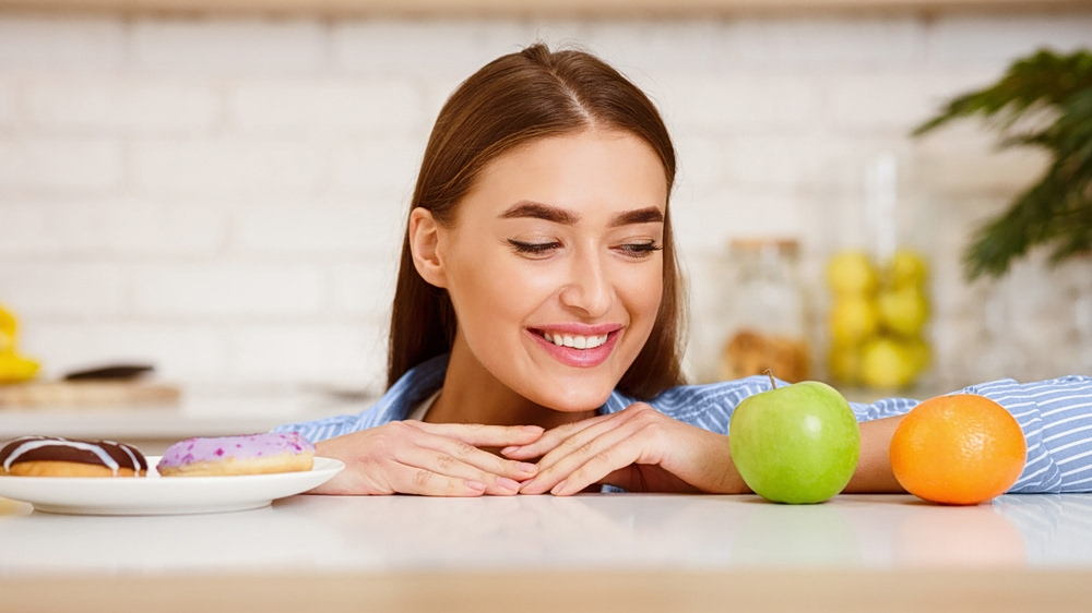 Πώς ο εγκέφαλος αποφασίζει τι θα φάμε πριν καν το καταλάβουμε;