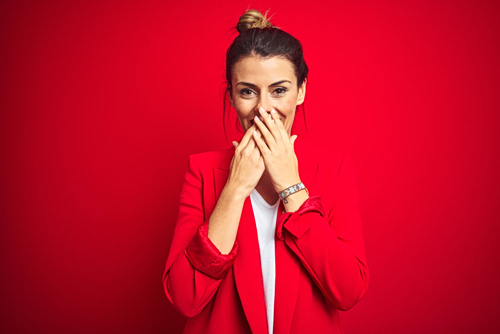 Γέλιο την πιο ακατάλληλη στιγμή; Η επιστήμη δίνει τη λύση