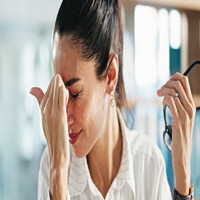 Γιατί οι γυναίκες ταλαιπωρούνται περισσότερο από ημικρανίες;