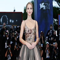 Η Τζένιφερ Λόρενς αποκαλύπτει τον ρόλο που ήθελε αλλά τελικά πήρε η φίλη της, Έμα Στόουν