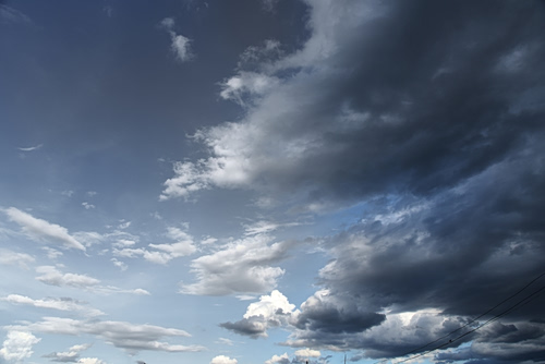 Καιρός: Νέα επιδείνωση με καταιγίδες και θυελλώδεις νοτιάδες