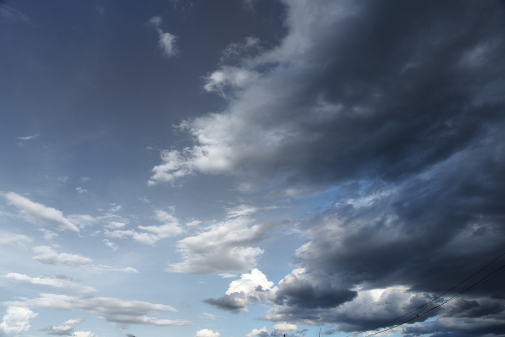 Καιρός: Νέα επιδείνωση με καταιγίδες και θυελλώδεις νοτιάδες