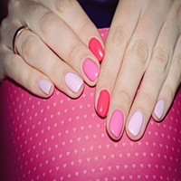 Σας αρέσουν τα κοντά νύχια; 6 nail designs που αξίζουν μια θέση στη λίστα με τα Αποθηκευμένα σας