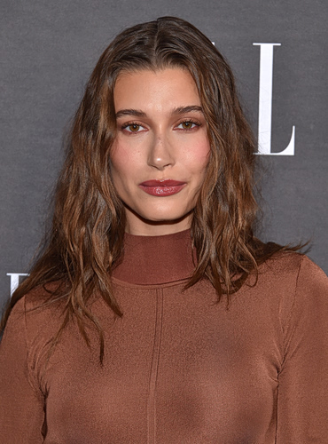 4 μυστικά μακιγιάζ από τη makeup artist της Hailey Bieber