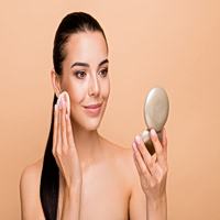 Sad blush: Η απροσδόκητη τάση στο μακιγιάζ που είναι viral στο TikTok