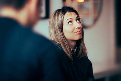 Η σχέση σας δυσκολεύεται; Ίσως «χάνεστε» στην… μετάφραση