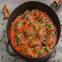 Αφράτα σουτζουκάκια με κόκκινη σάλτσα