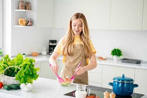 Θέλετε δυνατά και υγιή μαλλιά; 9 τροφές που μπορούν να βοηθήσουν