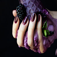 Mani inspo: 6 χρώματα νυχιών για να δοκιμάσετε τον Ιανουάριο