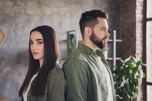 Συναισθηματική ωριμότητα: Πότε χρησιμοποιείται ως άμυνα;