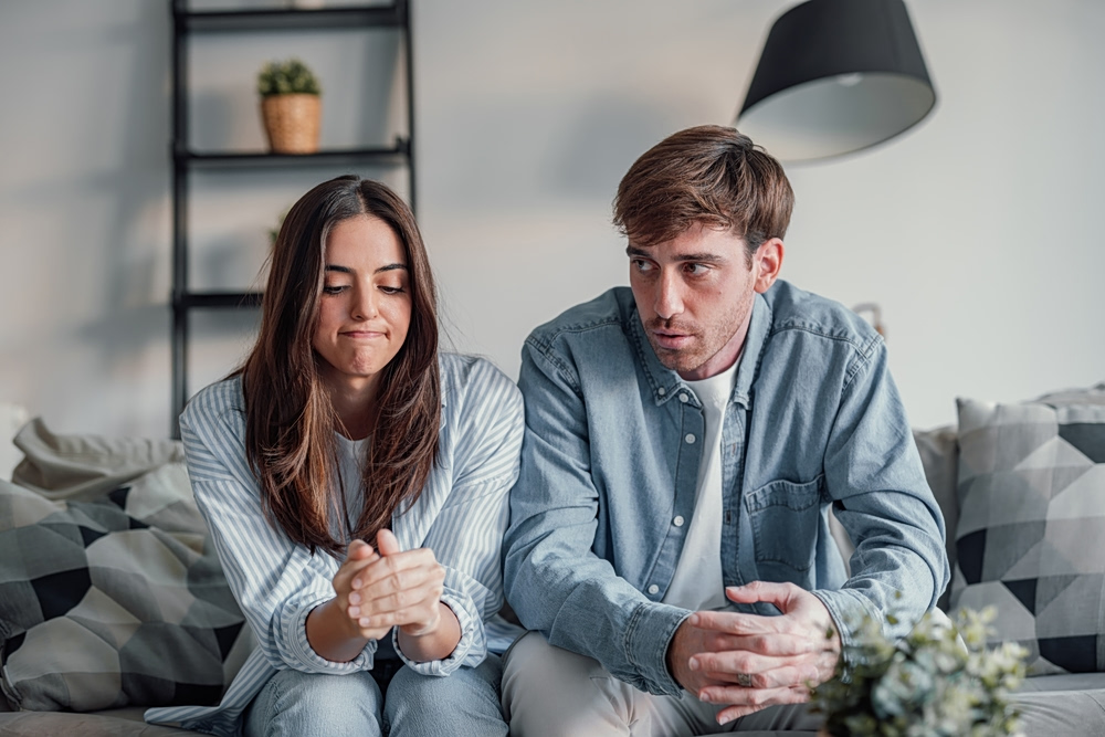 Σχέσεις: 3 λόγοι που κολλάμε σε κάτι που δεν λειτουργεί