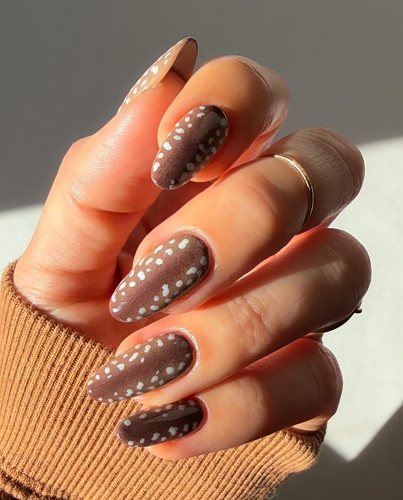 Deer-print nails: Το must-try μανικιούρ της άνοιξης