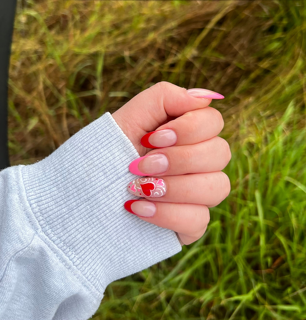 Σας αρέσει το γαλλικό μανικιούρ; 6 mani για τη γιορτή του Αγίου Βαλεντίνου