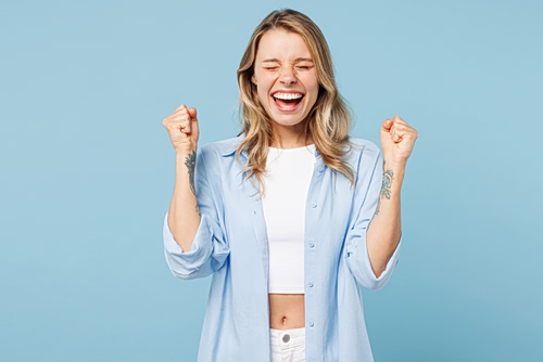 4 συνήθειες που «κλέβουν» τη χαρά σου χωρίς να το καταλαβαίνεις