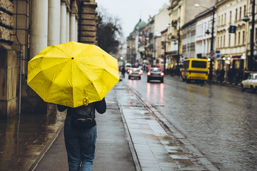 Καιρός: Κυριακή με καταιγίδες και πτώση θερμοκρασίας