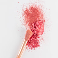 Πώς θα εφαρμόσετε το ρουζ για να φέρετε τη φρεσκάδα στο πρόσωπό σας