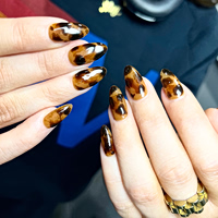 Tortoiseshell nails: Η τάση που υιοθετούν όλα τα cool κορίτσια