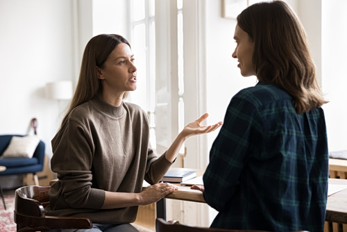 Η σιωπή που μας κοστίζει: Γιατί δεν ζητάμε βοήθεια;