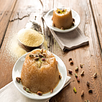 Χαλβάς σιμιγδαλένιος με φιστίκι