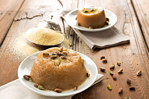 Χαλβάς σιμιγδαλένιος με φιστίκι