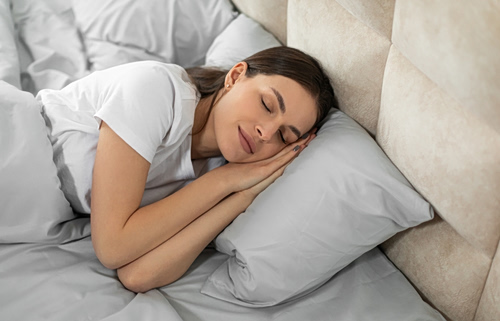 Βραδινή ρουτίνα: Έτσι θα ξυπνήσεις ανανεωμένη το επόμενο πρωί