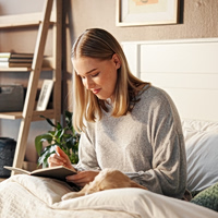 Δοκιμάστε το “Sunday settle in”: Το μικρό κυριακάτικο μυστικό που αλλάζει όλη την εβδομάδα