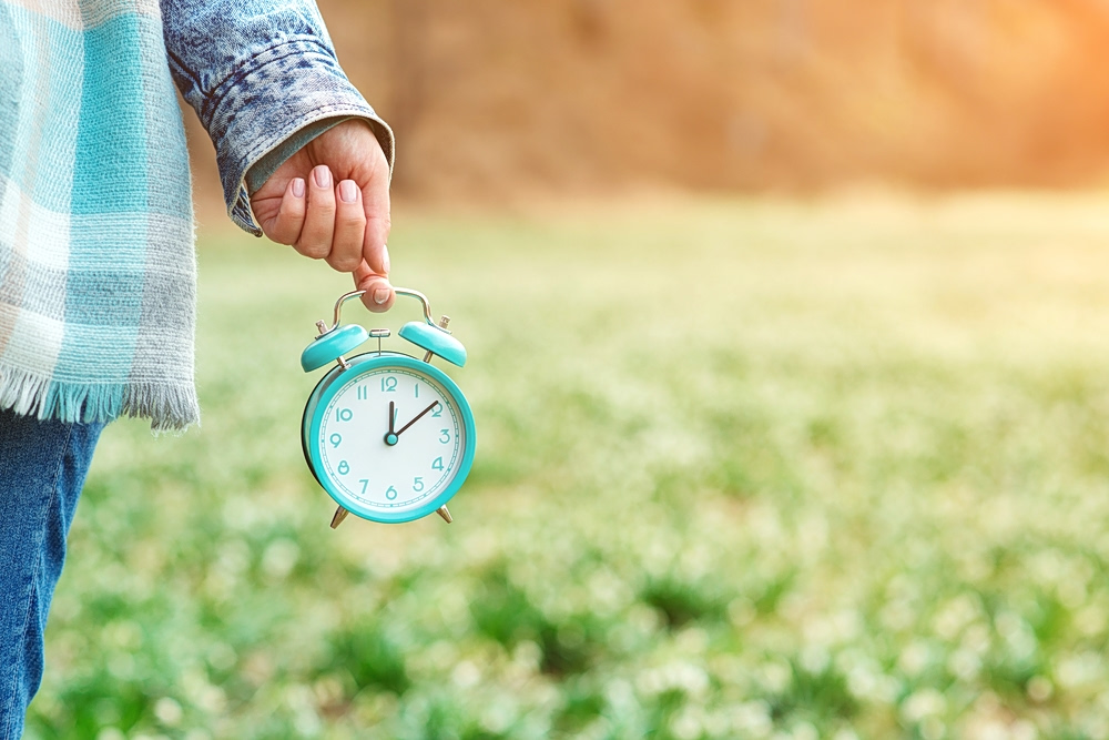 Αλλαγή ώρας: Πότε χάνουμε μία ώρα ύπνου και τι σημαίνει για την υγεία μας