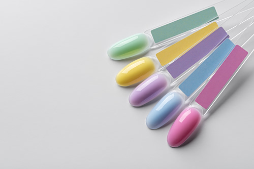 4+1 φανταστικά nail colors για την άνοιξη που αξίζει να υιοθετήσετε