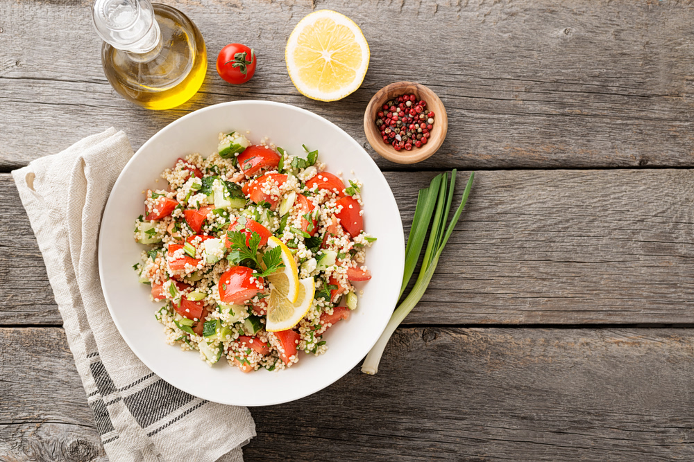 Σαλάτα κους κους με ντοματίνια