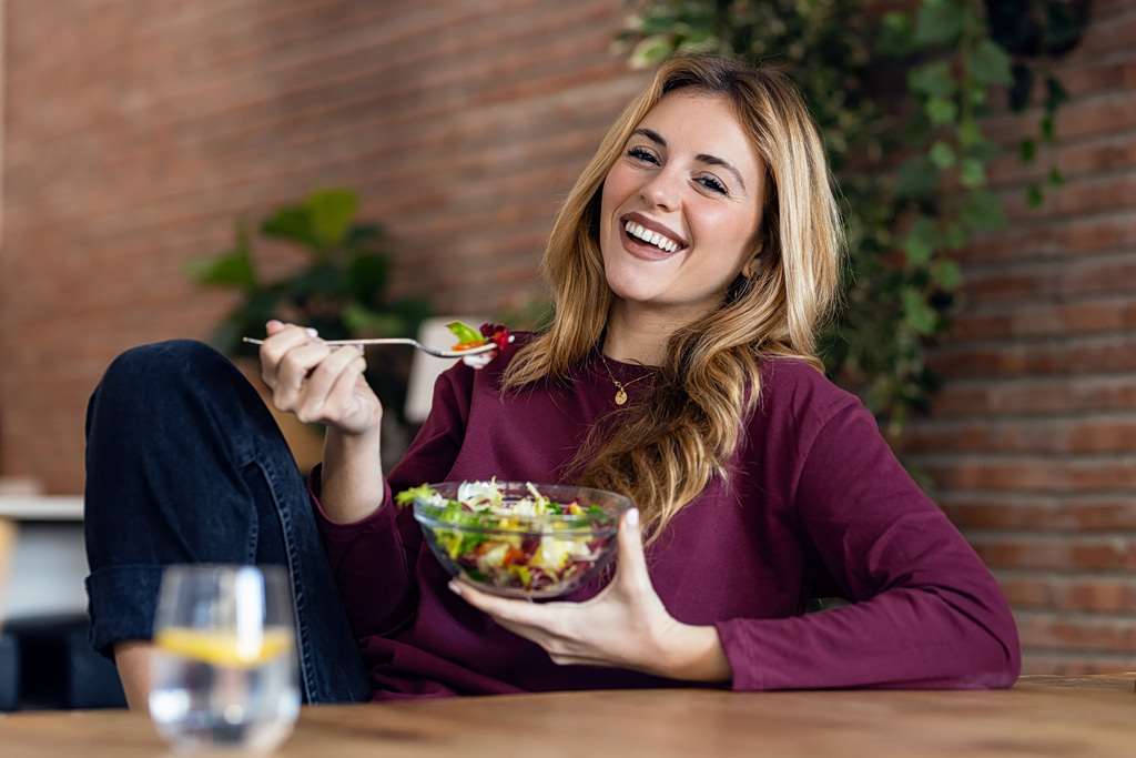 Τι να περιλαμβάνει το μεσημεριανό μας για ενέργεια και αντοχή όλη μέρα