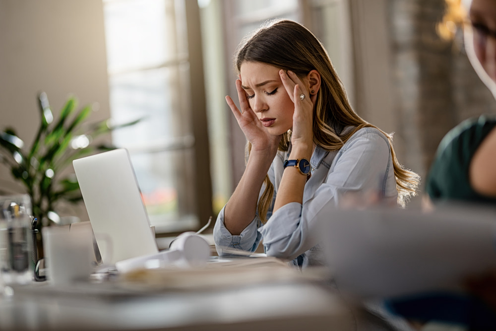 Functional Freeze: Όταν η ζωή «τρέχει» αλλά εσύ… «παγώνεις»